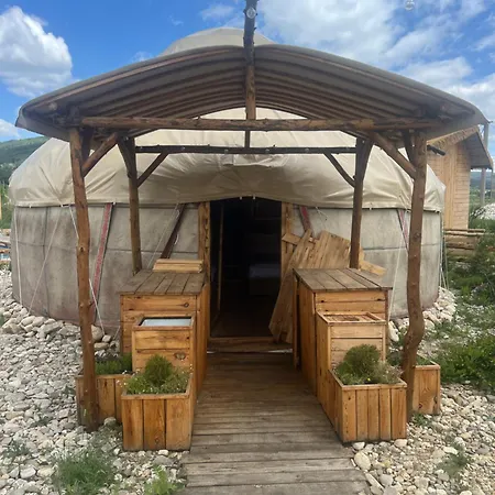 Eco Yurt Glamping With Campfire Wildflowers & Nature Trails Dengri Eco Tente de luxe