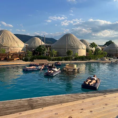 Eco Yurt Glamping With Campfire Wildflowers & Nature Trails Dengri Eco Tente de luxe