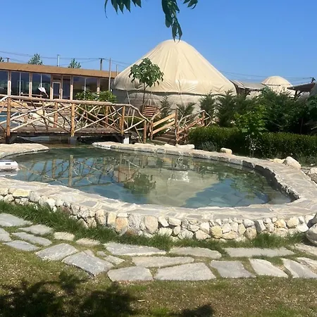 Tente de luxe Eco Yurt Glamping With Campfire Wildflowers & Nature Trails Dengri Eco *